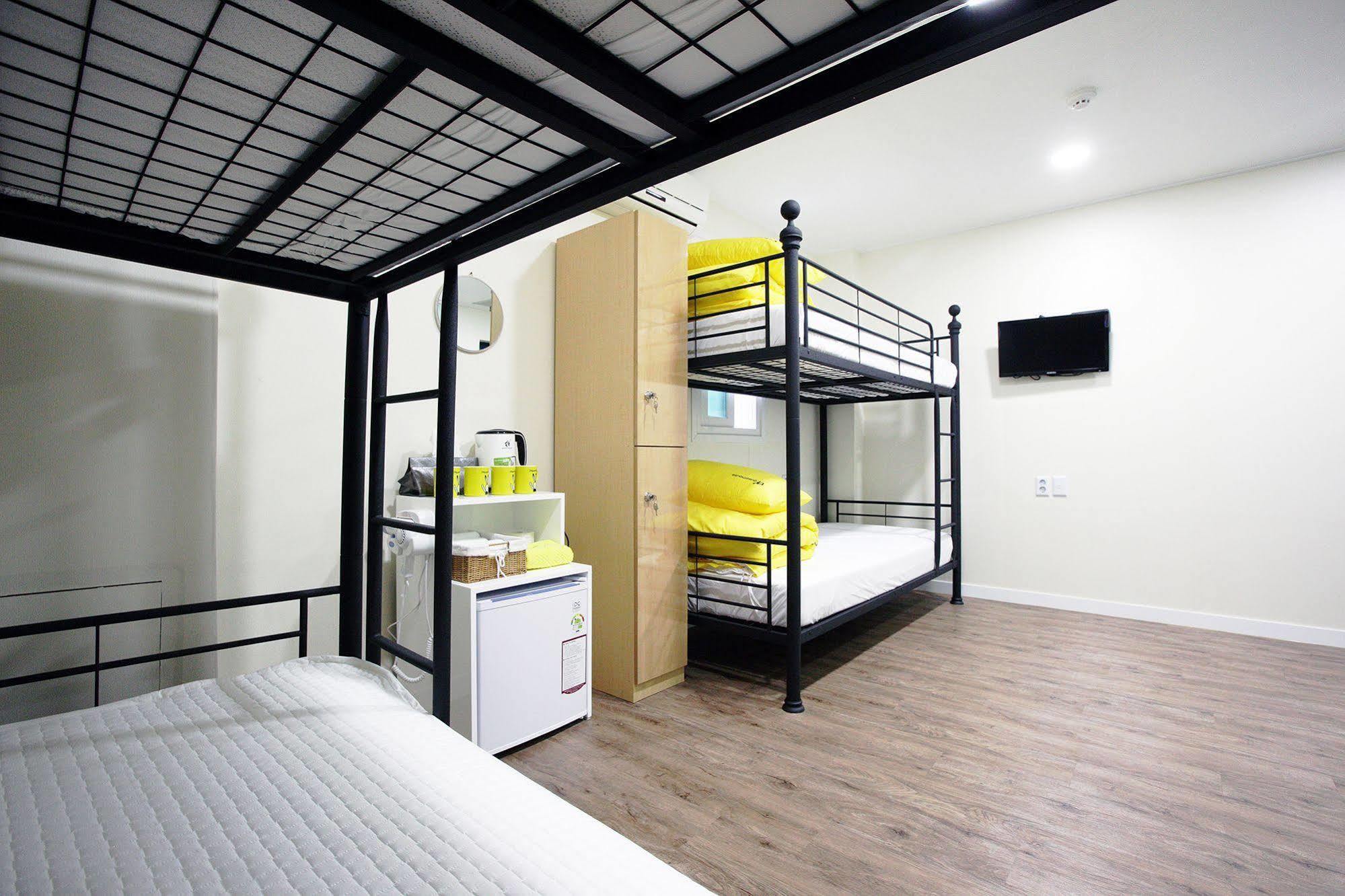 24 Guesthouse Myeongdong Avenue Seoul Exteriör bild