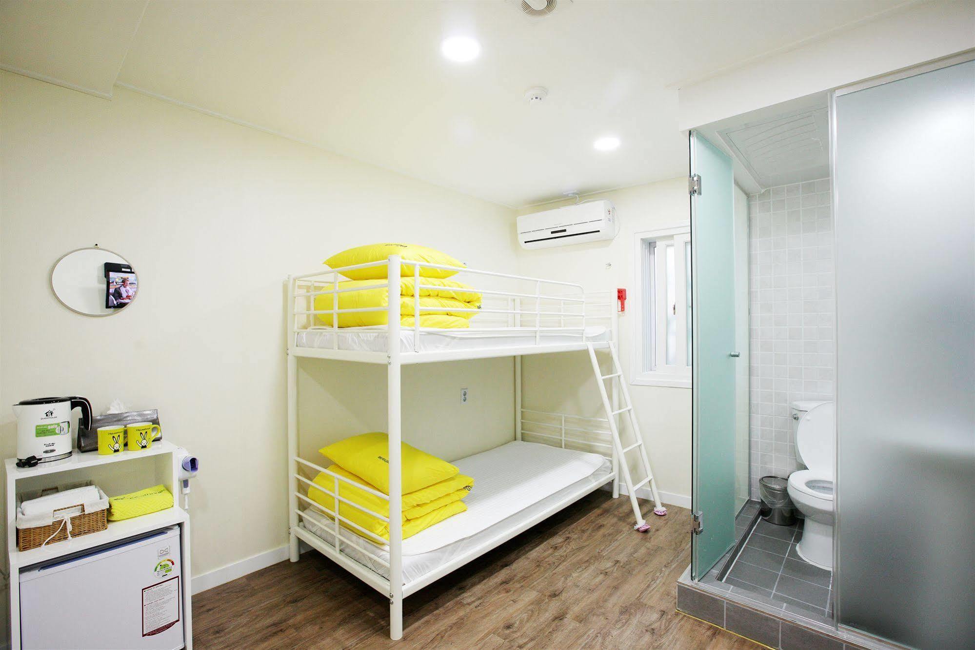 24 Guesthouse Myeongdong Avenue Seoul Exteriör bild