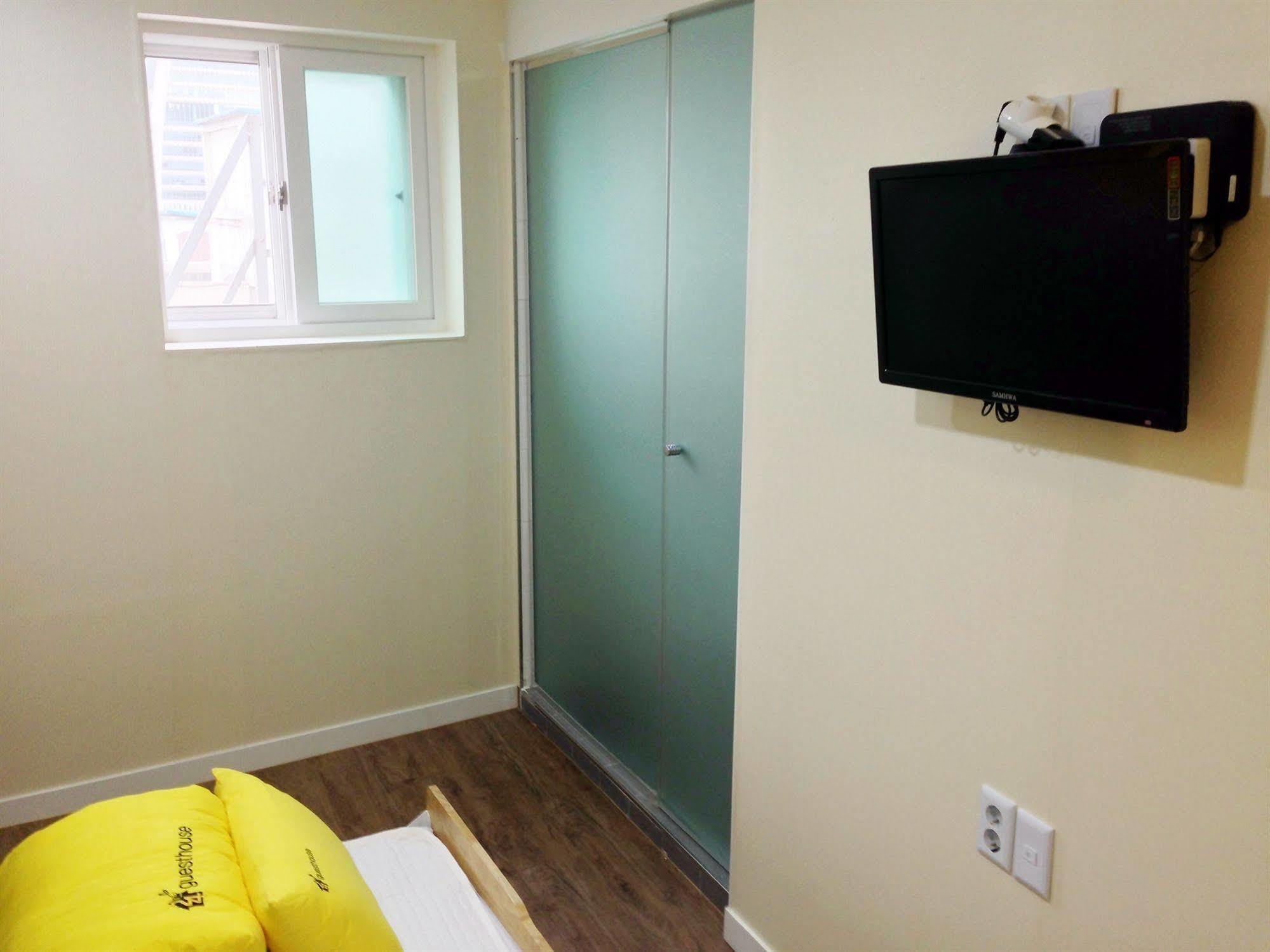 24 Guesthouse Myeongdong Avenue Seoul Exteriör bild