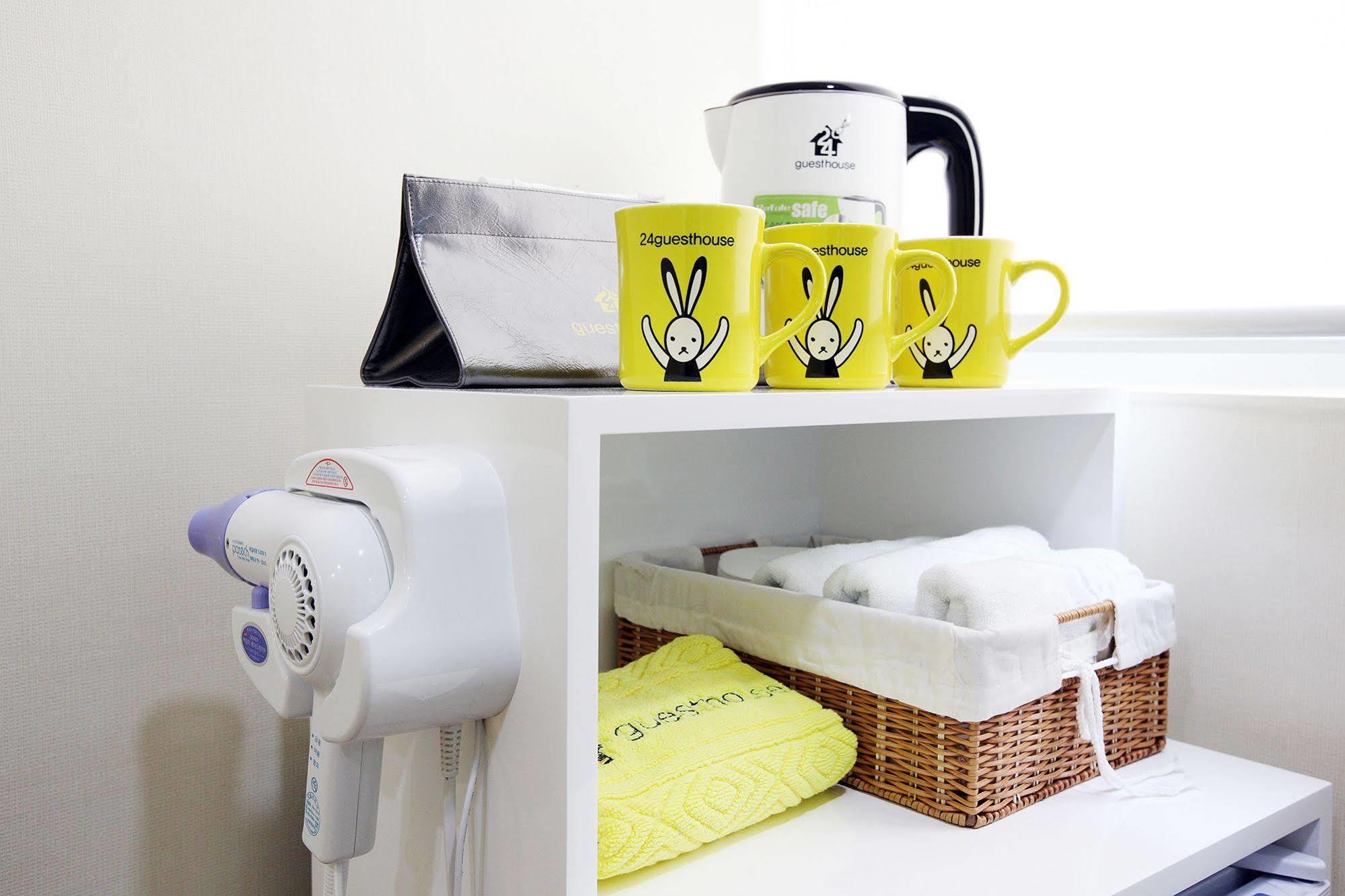 24 Guesthouse Myeongdong Avenue Seoul Exteriör bild