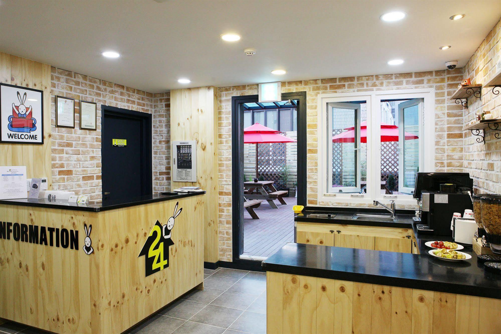 24 Guesthouse Myeongdong Avenue Seoul Exteriör bild